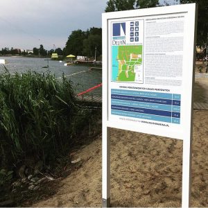 Tablica informacyjna na Marinę